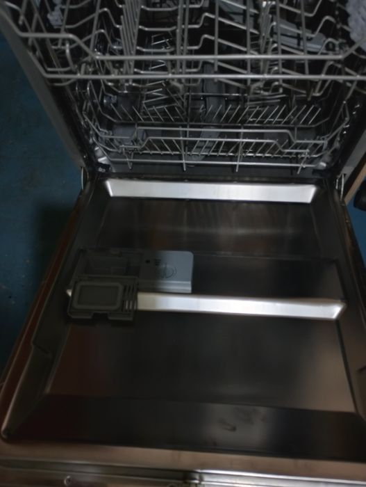 Sprzedam zmywarkę( 60tka) ,gwarancja ważna  5miesiecy