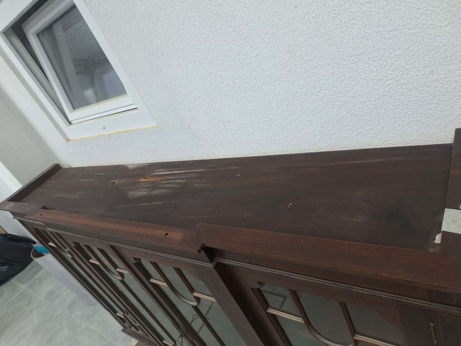 Móvel com Portas em vidro