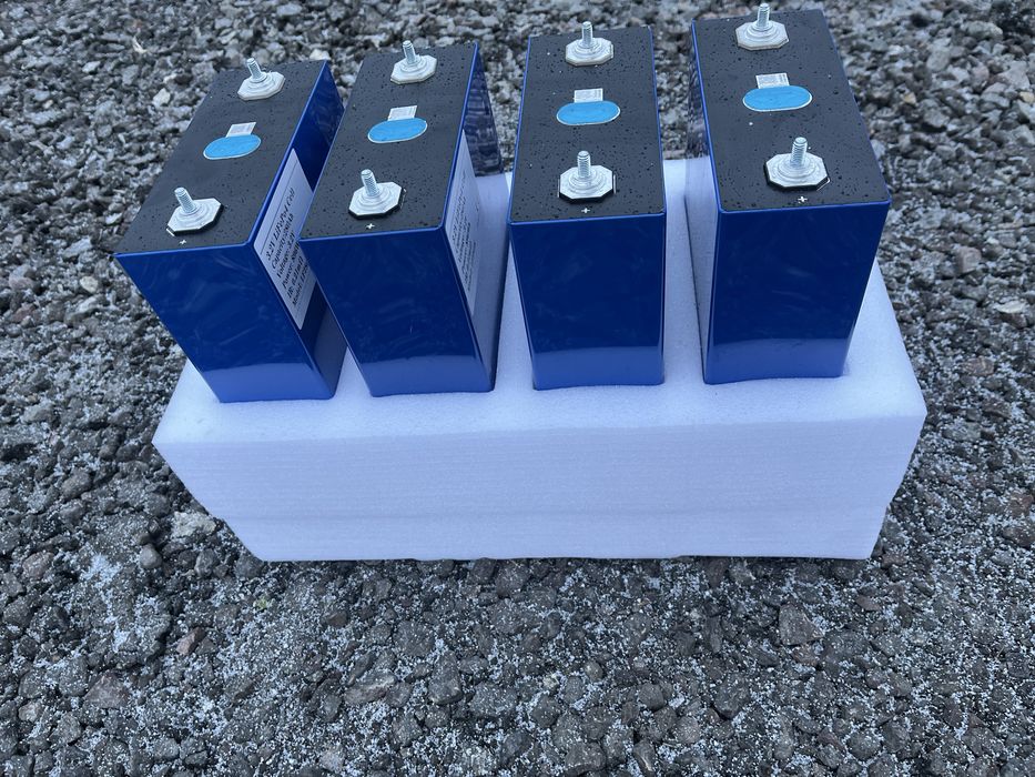 Ціна за 4 штуки Комірки LiFePO4 EVE 280ah 3.2v  ячейки акумулятори еве