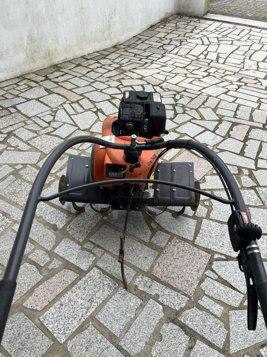 Moto-enxada Husqvarna TF536 em Muito Bom Estado – Pronta a Usar