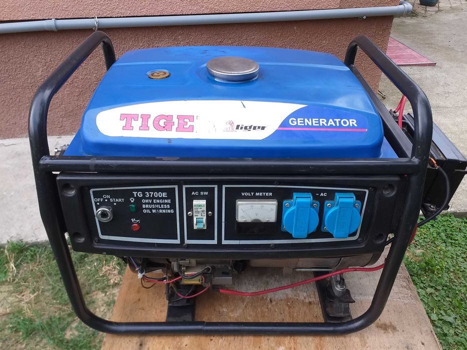 Продається генератор (бензин, газ)