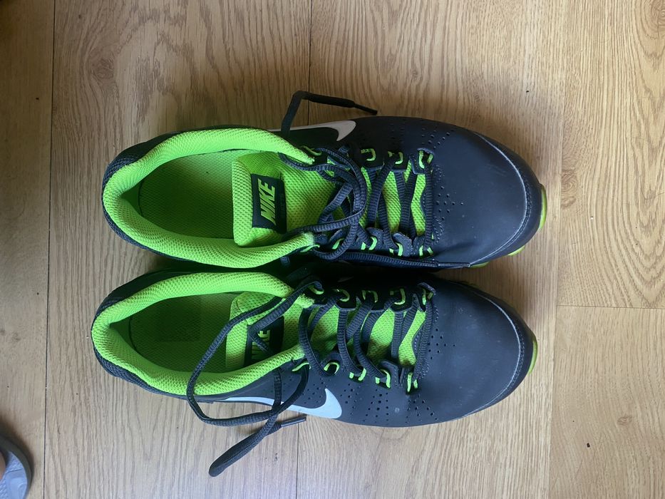 Tenis nike em otimo estado tamanho 43