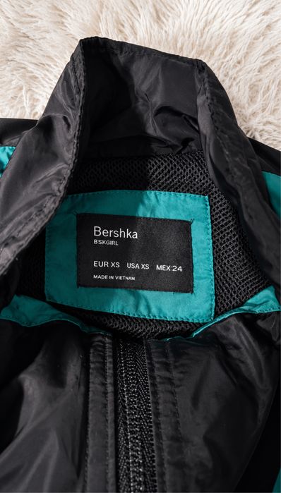 Стильна куртка Bershka