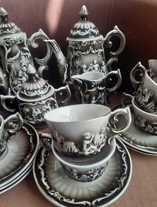 Antigo e belíssimo Serviço de Chá