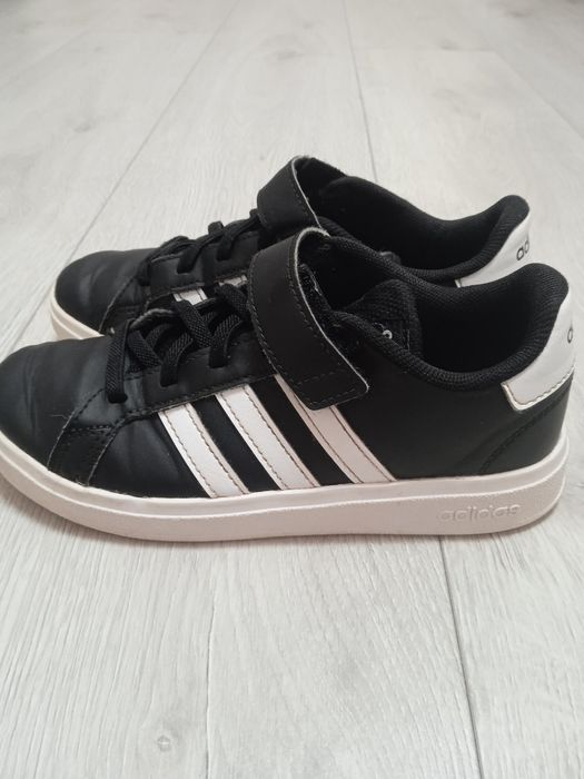 Дитячі кросівки adidas