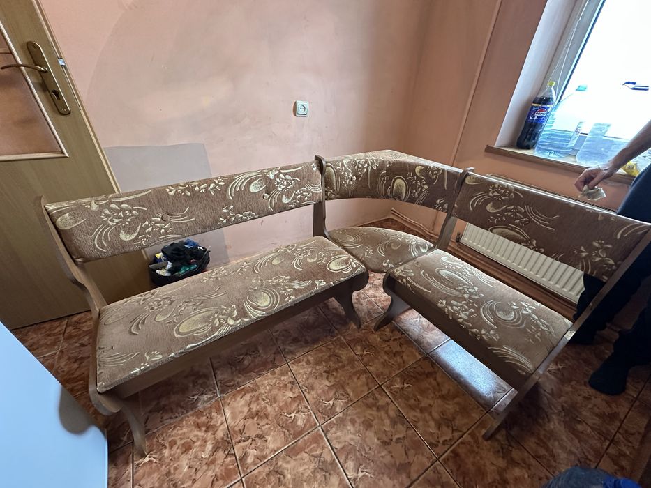 Куток кухоний + табуретки 2 шт