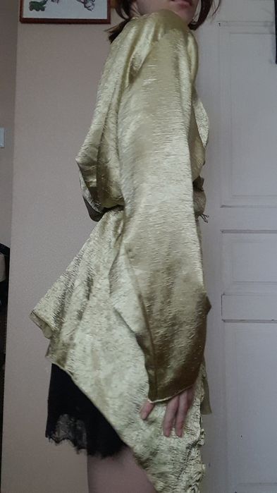 кімоно. халатик. японський одяг