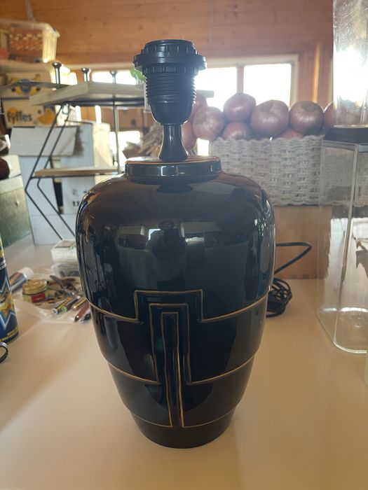 Candeeiro preto em cerâmica