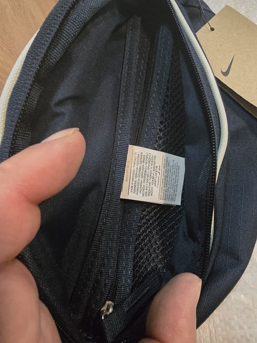 Поясна сумка Nike Fanny Pack у класичному стилі