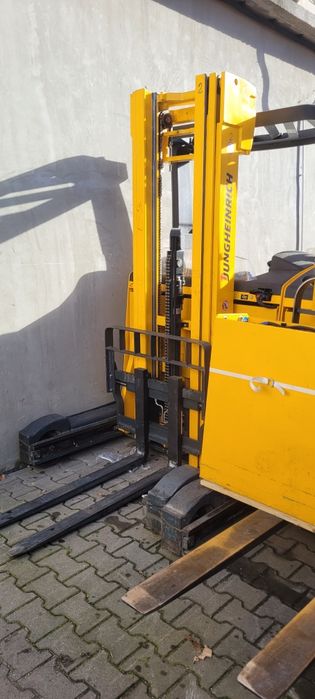 Wózek widłowy elektryczny Jungheinrich ETV 214 – wysokie składowanie