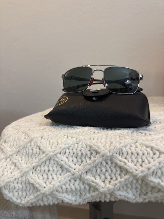 Oculos de sol Ray Bann novos, nunca usados. Espectaculares