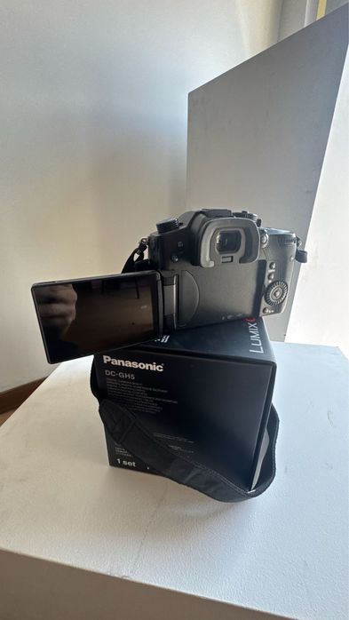 Máquina Fotográfica LUMIX DC-GH5