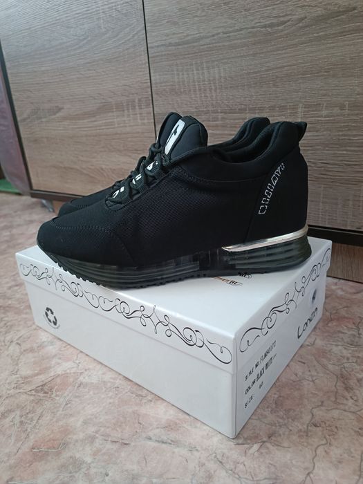 Продам кросівки ,Lonza