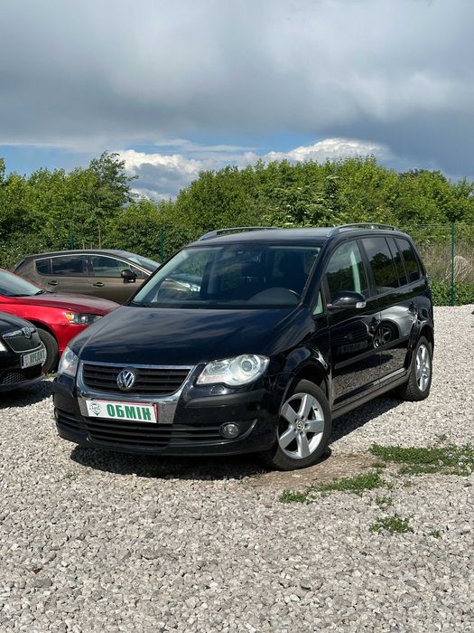 Продам  Volkswagen Touran 2008 рік можлива розстрочка,кредит,обмін!