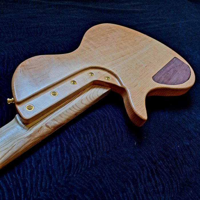 Gitara basowa, 5 strun, bas, lutnicza