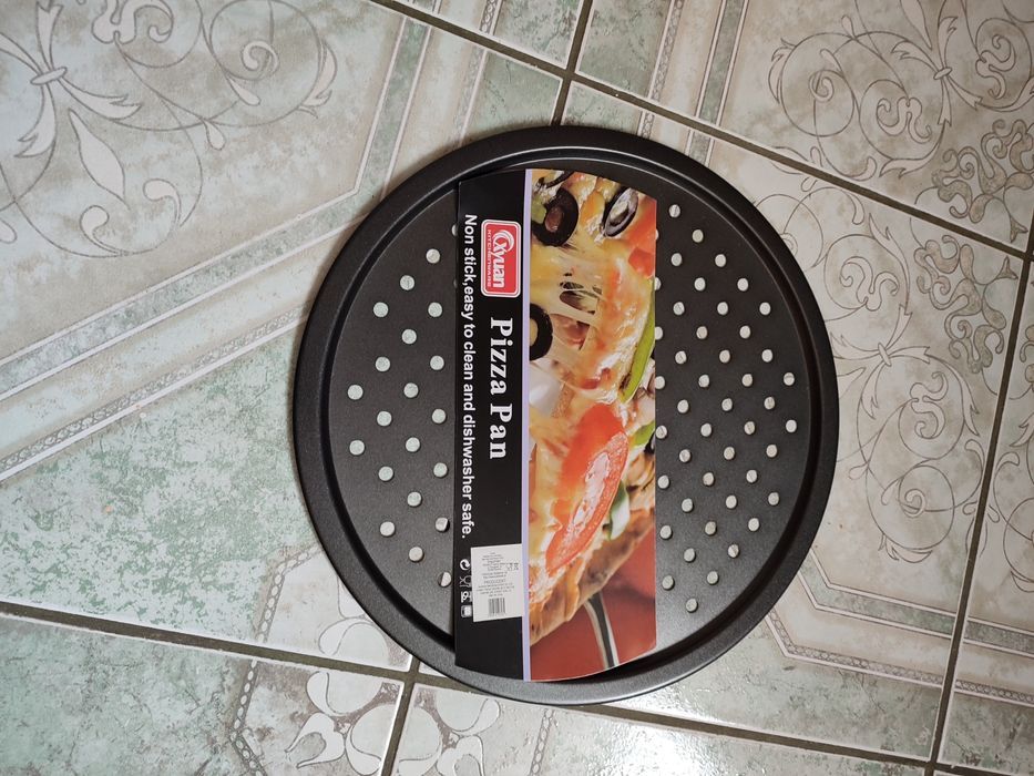 Nowa czarna blacha forma do pieczenia pizzy