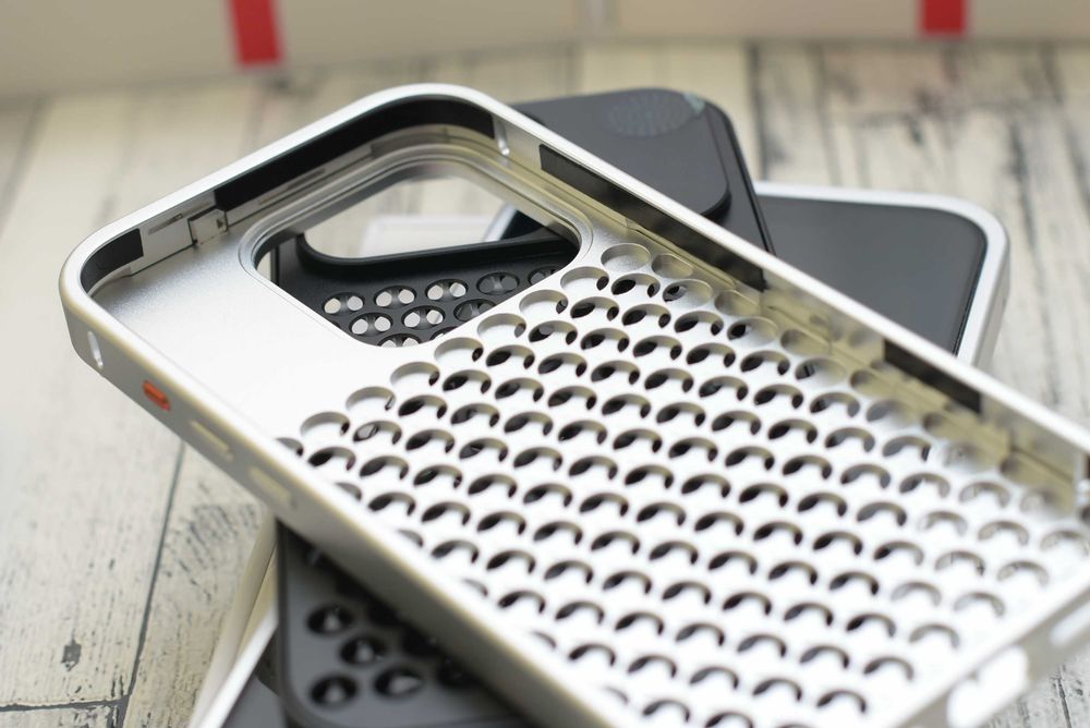 Противоударный алюминиевый топ чехол IPhone в стиле Mac Pro Magsafe