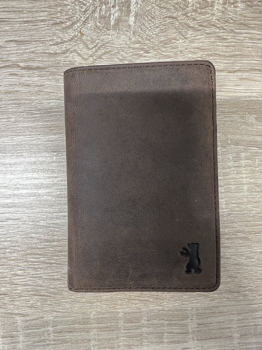 Skórzany portfel na karty z zabezpieczeniem RFID
