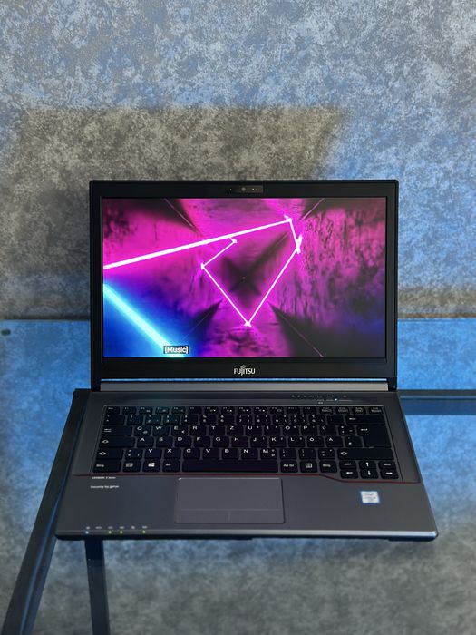 Ноутбук Fujitsu LifeBook E746 / i5-6300U / 4GB RAM / SSD 120GB / Intel HD Graphics 520 / 14” FullHD / SimCard