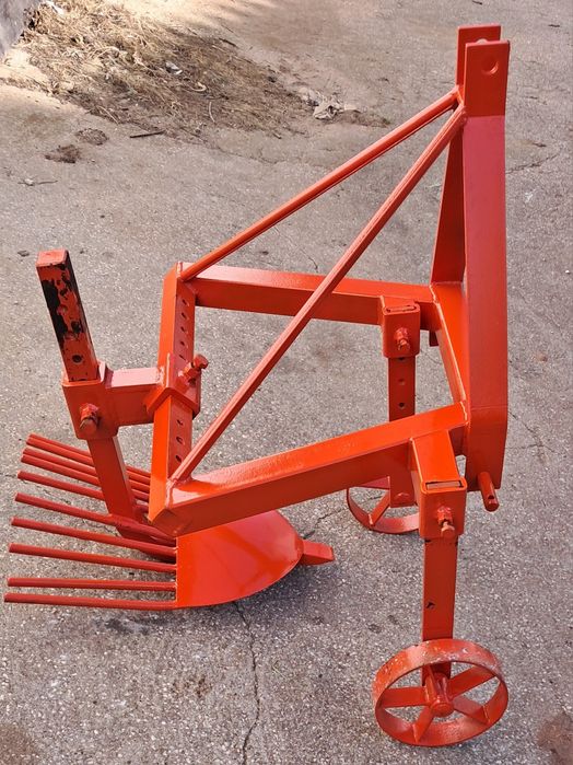 Arrancador de batatas usado para trator