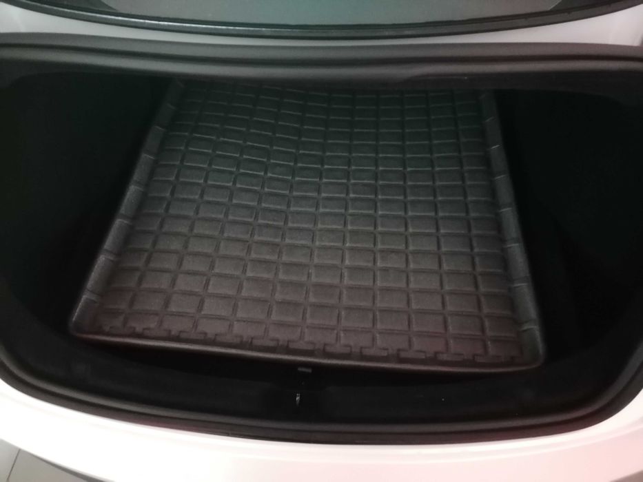 4 tampões novos originais p/ jante Photon de 18” Tesla Model 3 Highland 2024