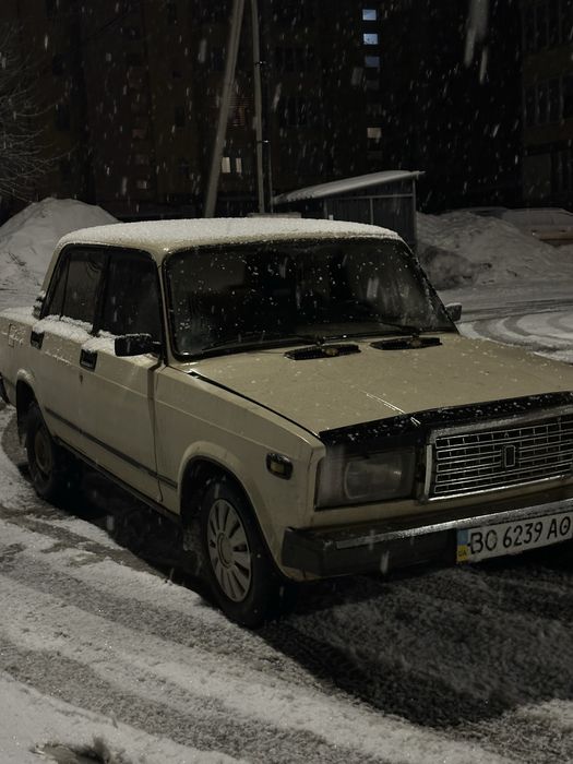 Автомобіль ваз 2107