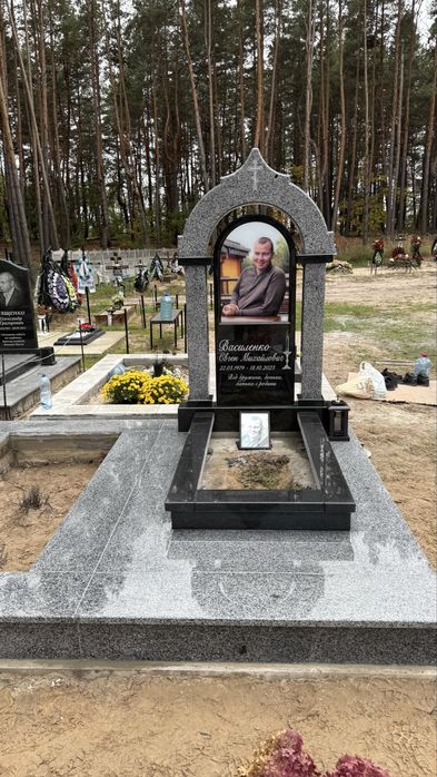 Памятники від виробника з встановленням по всій Україні