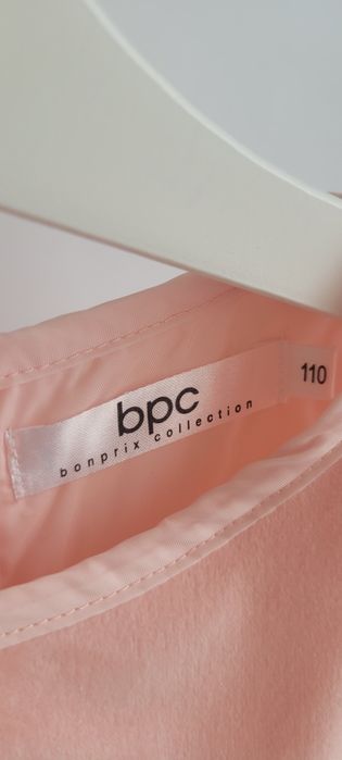 Sukienka z falbankam