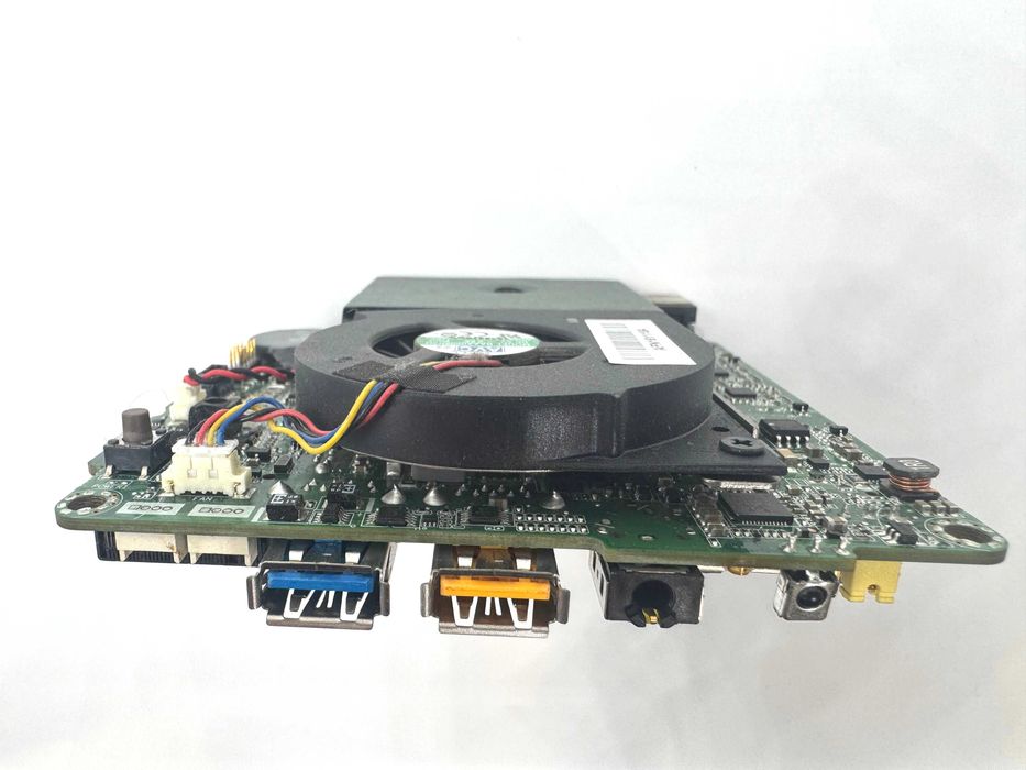 Материнка від Intel NUC i5-6260u (NUC6i5SYB)