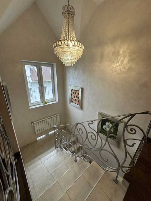 Оренда котеджу в Канадському селищі на 8 сотках