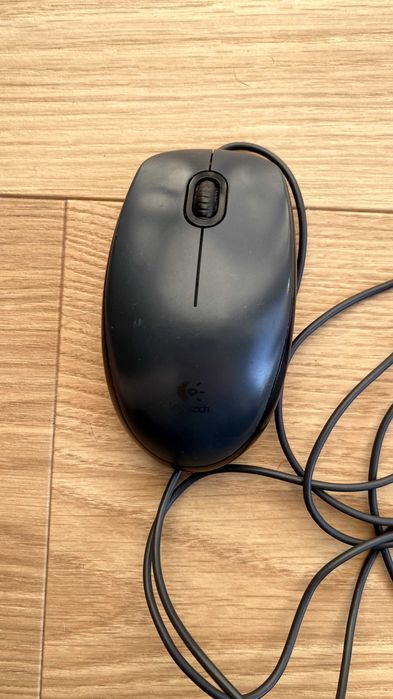 Logitech Myszka z Kablem