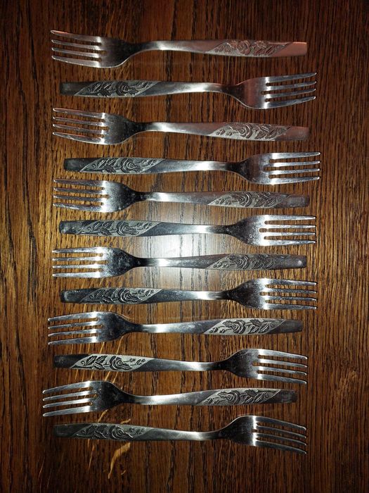 Столові прибори.