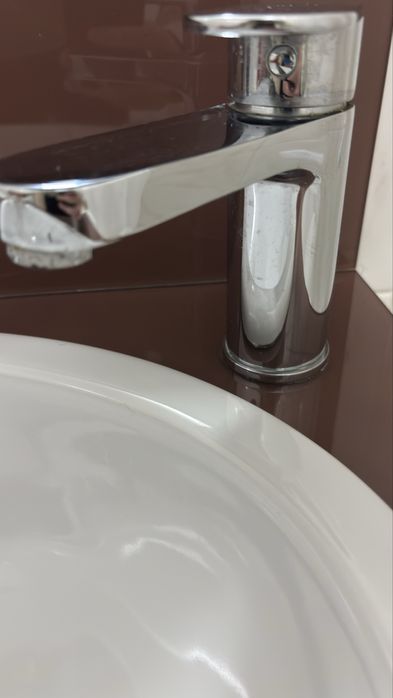 Lavatorio+torneira, semi-novo
