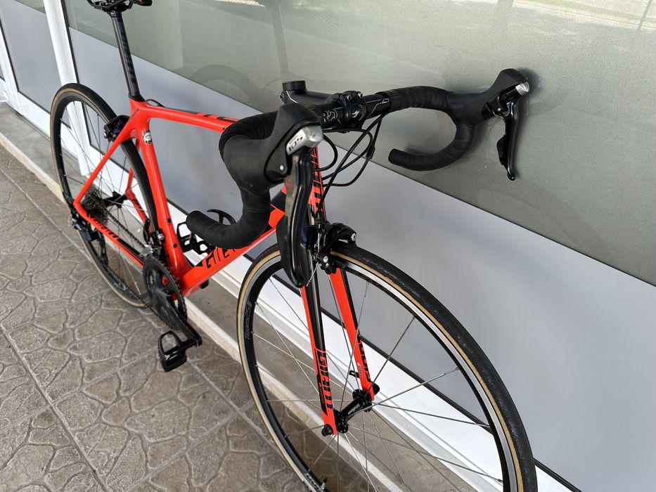Bicicleta de estrada Giant - Carbono