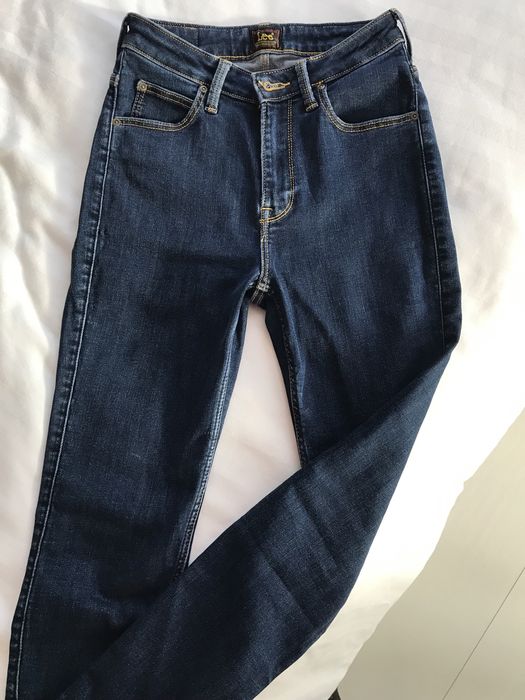 Piękne jeansy Lee 26/30 z zamkami