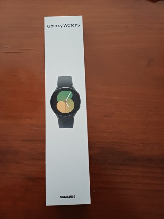 Smartwatch SAMSUNG Galaxy Watch 5 40mm BT Preto com caixa