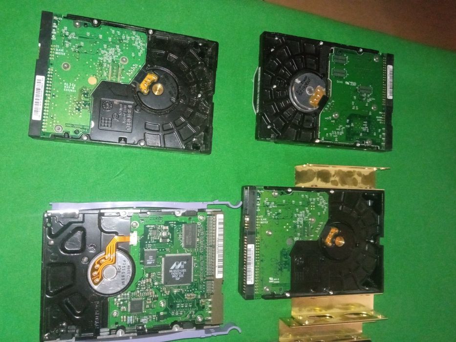 Оперативная память, жосткий диск,