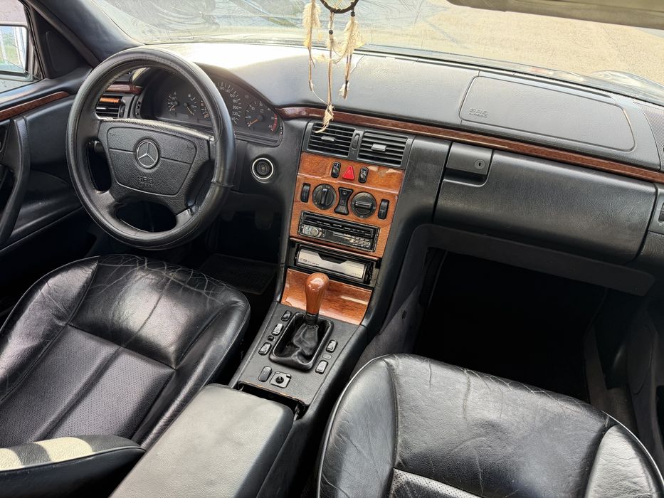 Mercedes E220 cdi foto 3