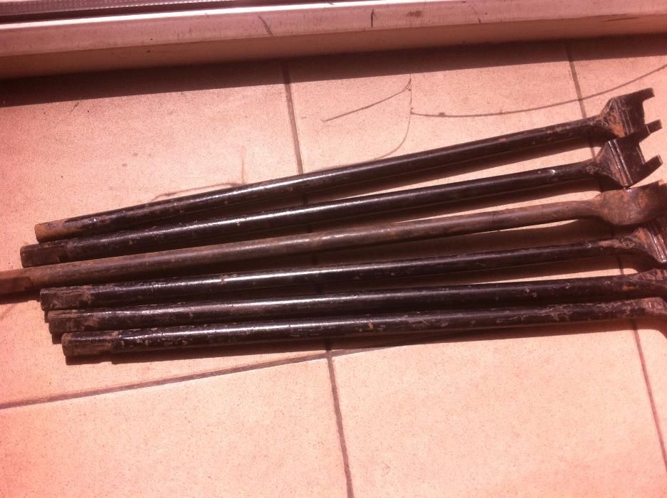 Важіль-повертач з кючом під донкрат ,зі старих запасів.