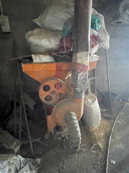 Moinho de Martelos Trifásico em Bom Estado. Para Cereais