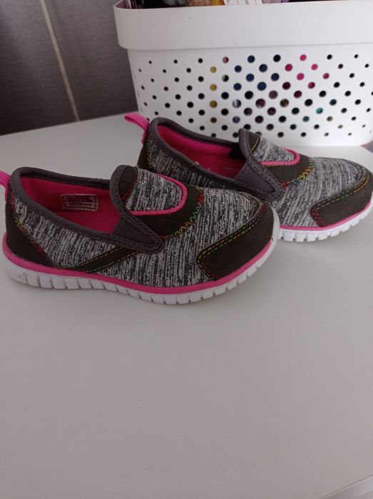 Пінєткі на дівчинку