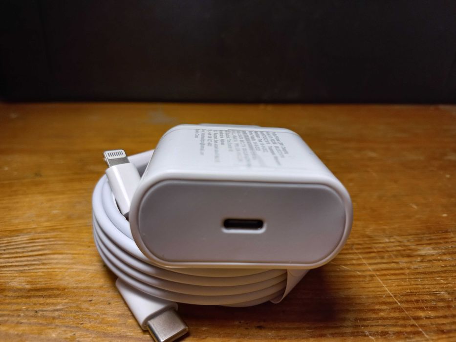 Ładowarka 25W z kablem do Iphone USB C