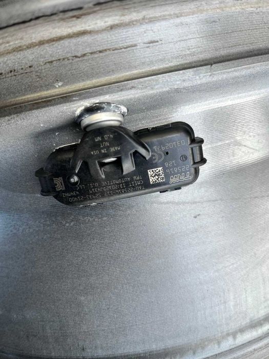 Oryginalne alufelgi Hyundai 5x114,3 16 cali Czujniki Tucson IX35