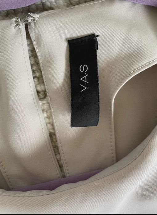 Sukienka wizytowa YAS