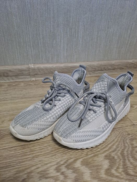 Продам дитячі макасини