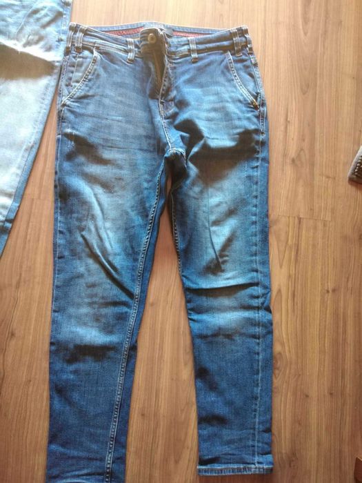 3 calças de ganga + 1 calça oferta