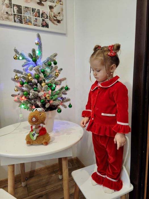 Костюм святковий для дівчинки