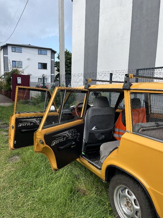 Легковий автомобіль