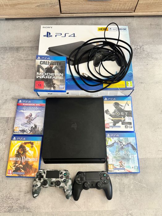 Konsola PlayStation 4 500GB+ 5 gier + 3 pady