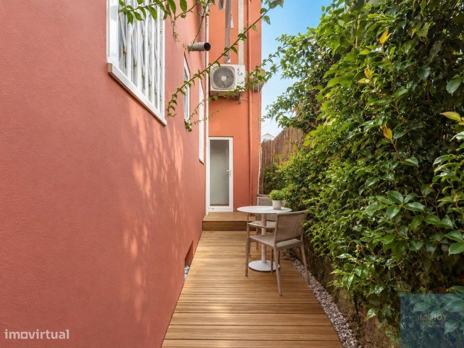 Apartamento T2 com Jardim Privativo possibilidade de AL